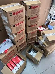Bao bì đóng gói thiết bị điện Legrand